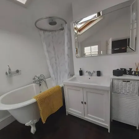 Charming 2 Double Bed Cottage Style House Bristol Exterior photo